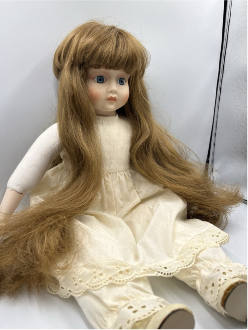 VINTAGE Victoria Ashlea MUSICAL Porcelain Bette Ball DoLL Ltd Edition 1986 SEE